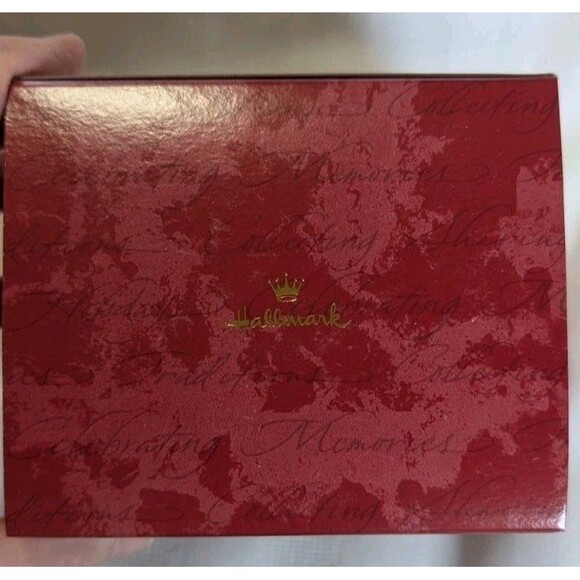 Hallmark Keepsake Ornament 1999 Melchior The Magi Porcelain Blessed Nativity - Picture 5 of 5